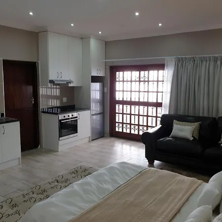 Pongola Road Self Catering Accommodation Uitenhage Exterior photo