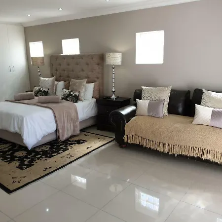 Pongola Road Self Catering Accommodation Uitenhage Exterior photo